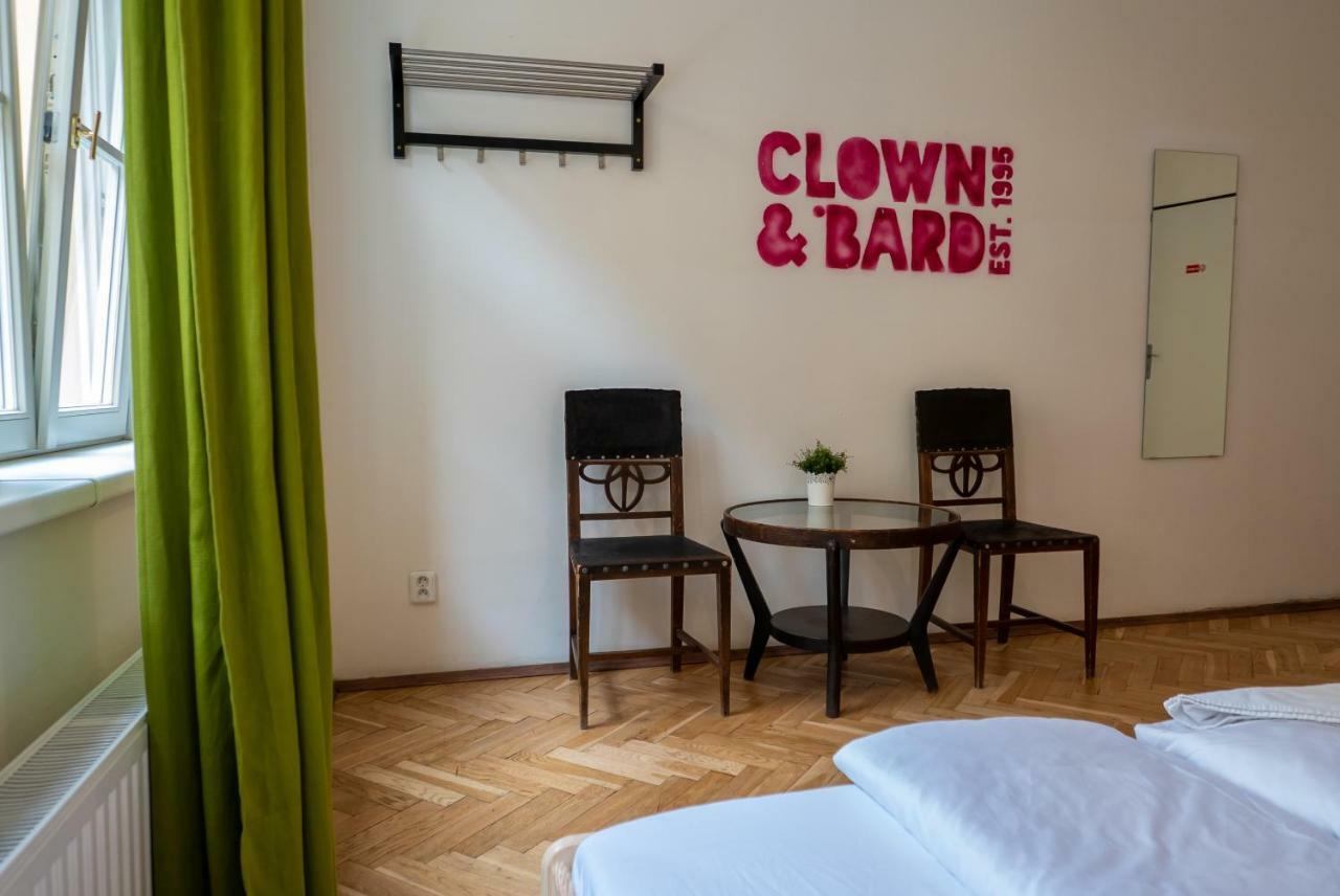 Clown And Bard Hostel Прага Экстерьер фото